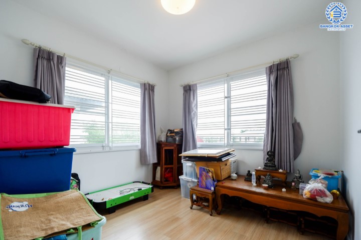 บ้านเดี่ยวมือสองนนทบุรี ม.พฤกษ์ลดา บางใหญ่2 เนื้อที่มากถึง 50 ตร.ว. ฟังก์ชัน 3 ห้องนอน 2 ห้องน้ำ 1 ที่จอดรถ บ้านสภาพใหม่พร้อมเข้าอยู่ ทำเลเดินทางสะดวก เชื่อมต่อถ.กาญจนาภิเษก เพียง 10 นาทีถึงรถไฟฟ้าสายสีม่วง "สถานีคลองบางไผ่" ใกล้ทางด่วน "กาญจนาภิเษก"